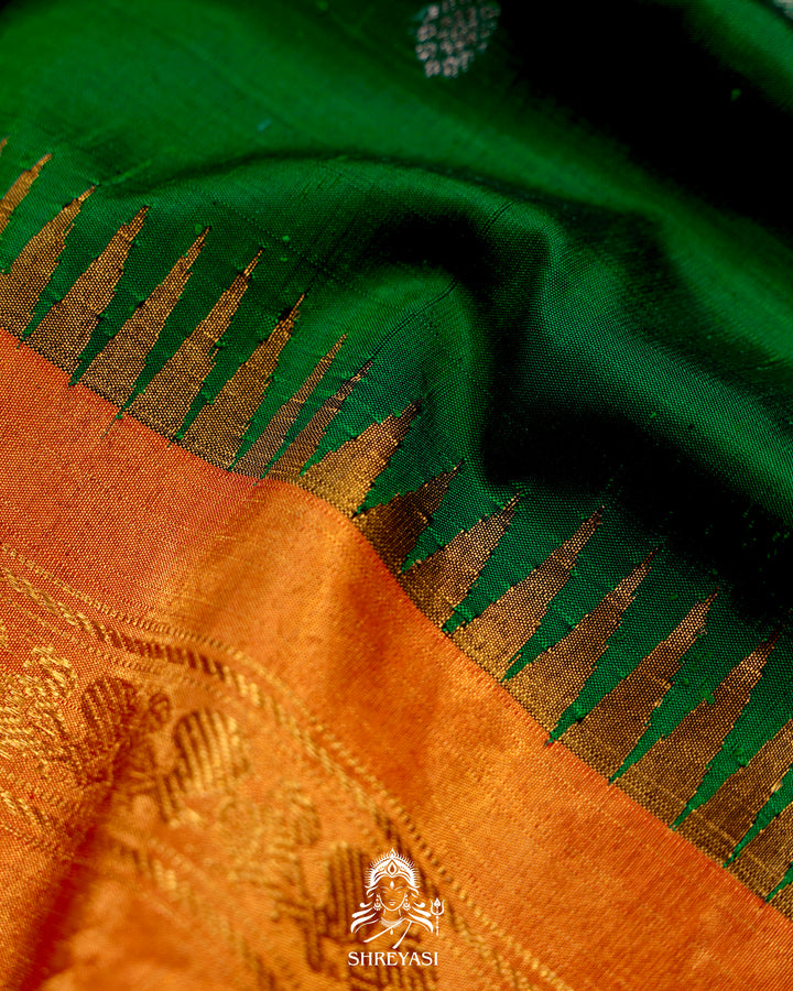 Handloom Pure Gadwal Silk Saree with Tissue Borders in Kuttu Korvai Weaving