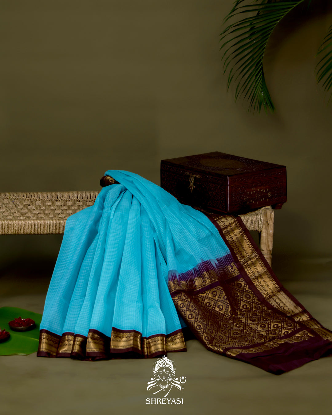 Handloom Pure Gadwal Cotton Saree with Contrast Silk Border and Zari Pallu