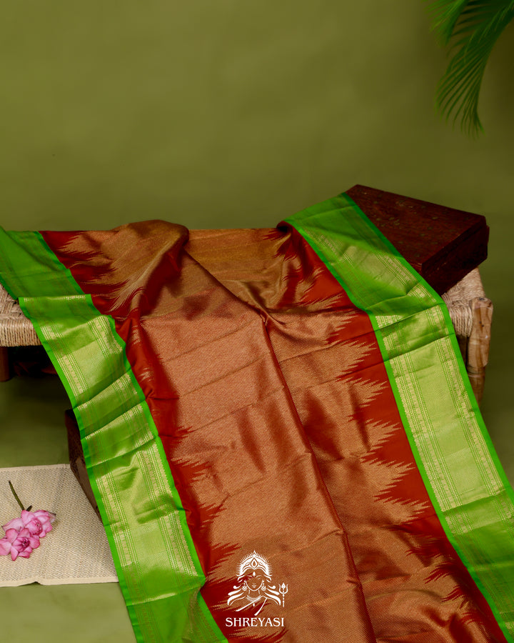 Handloom Pure Kanjivaram Silk Saree with Ettu Kol Weaving and Kuttu Korvai Border in Real Double Zari