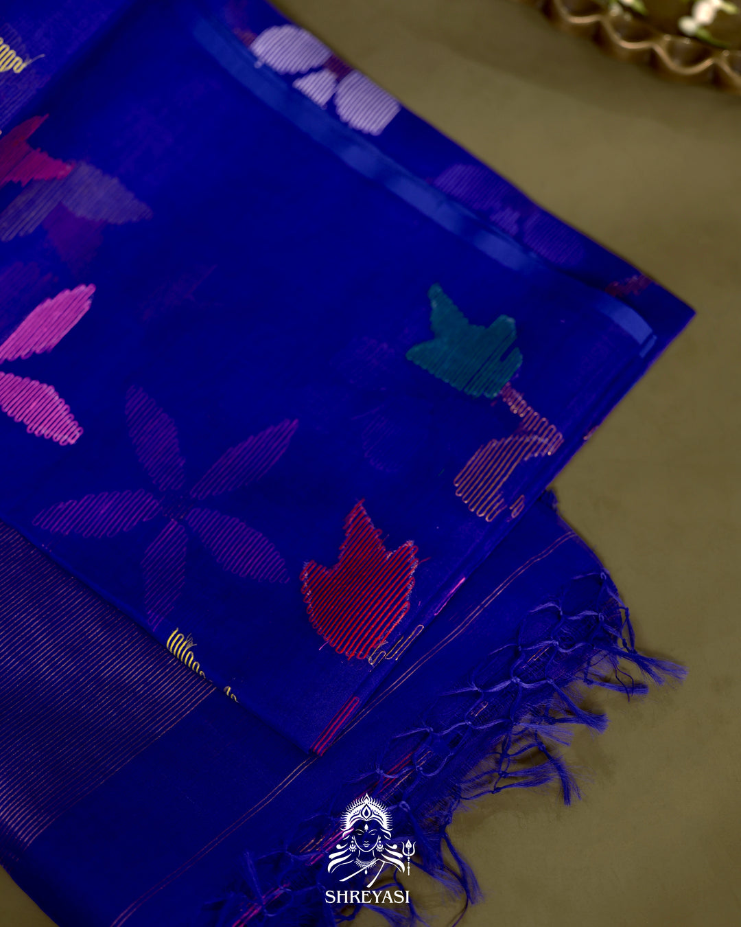 Handloom Pure Muslin Jamdani Saree in Full Jaal Needle Weaving