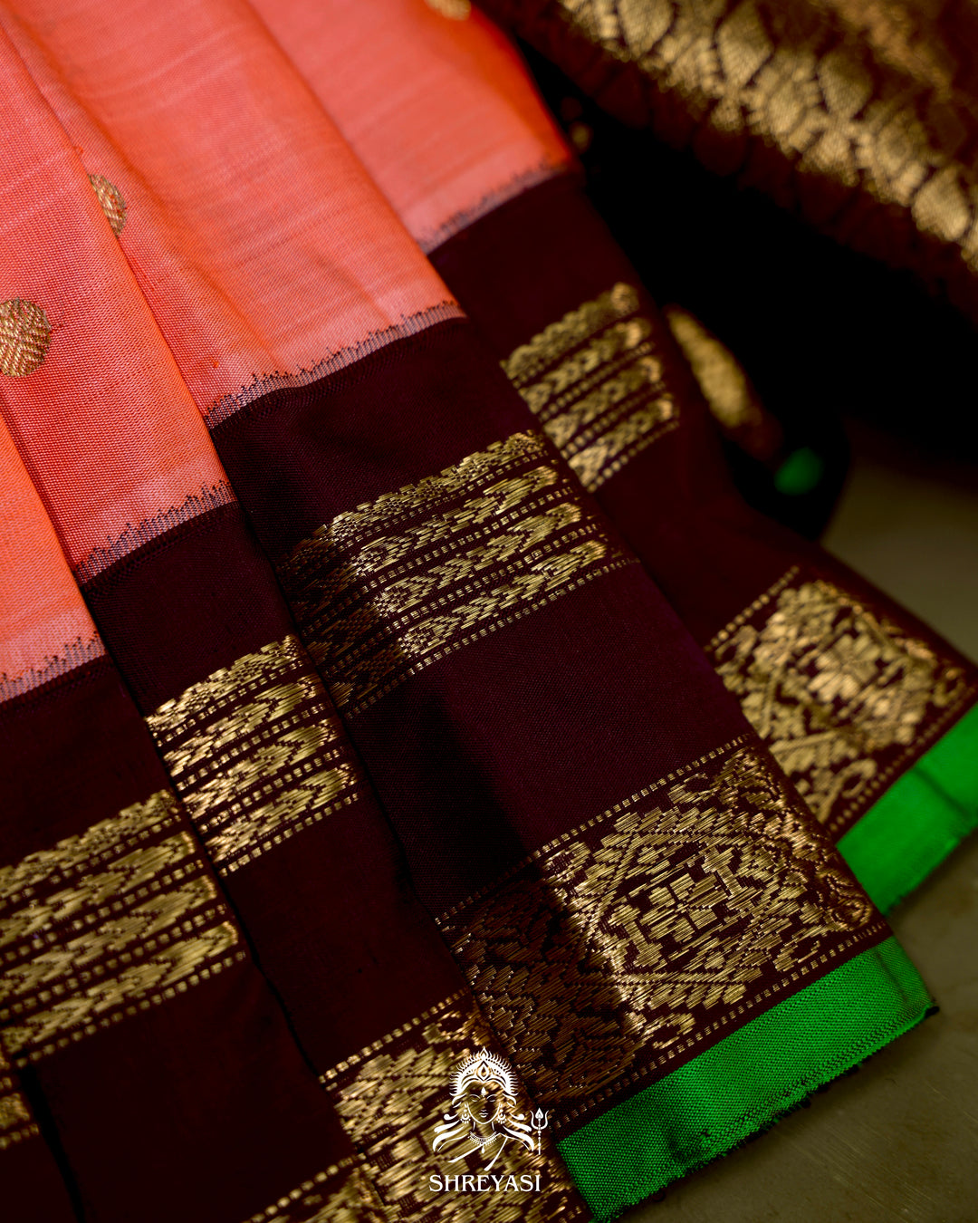 Handloom Pure Gadwal Silk Saree with Kuttu Korvai Border