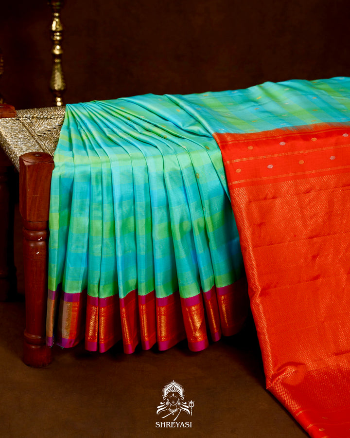 Handloom Pure Gadwal Silk Saree with Contrast Pallu & Full Bhuti Blouse