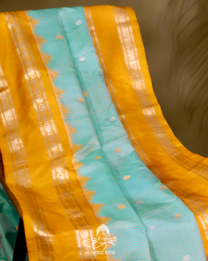 Gadwal Silk Saree with Kuttu Border