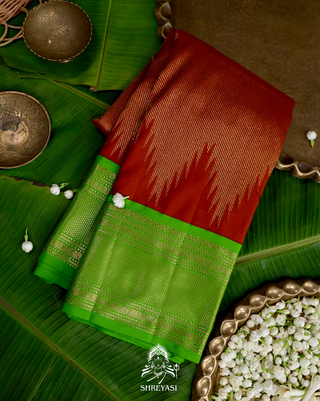 Handloom Pure Kanjivaram Silk Saree with Ettu Kol Weaving and Kuttu Korvai Border in Real Double Zari