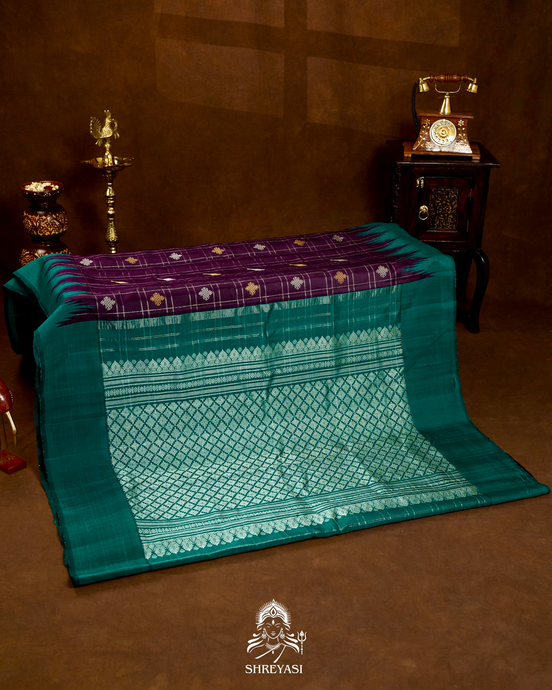 Handloom Pure Gadwal Silk Saree with Kuttu Korvai Border, Zari Checks & Traditional Motifs