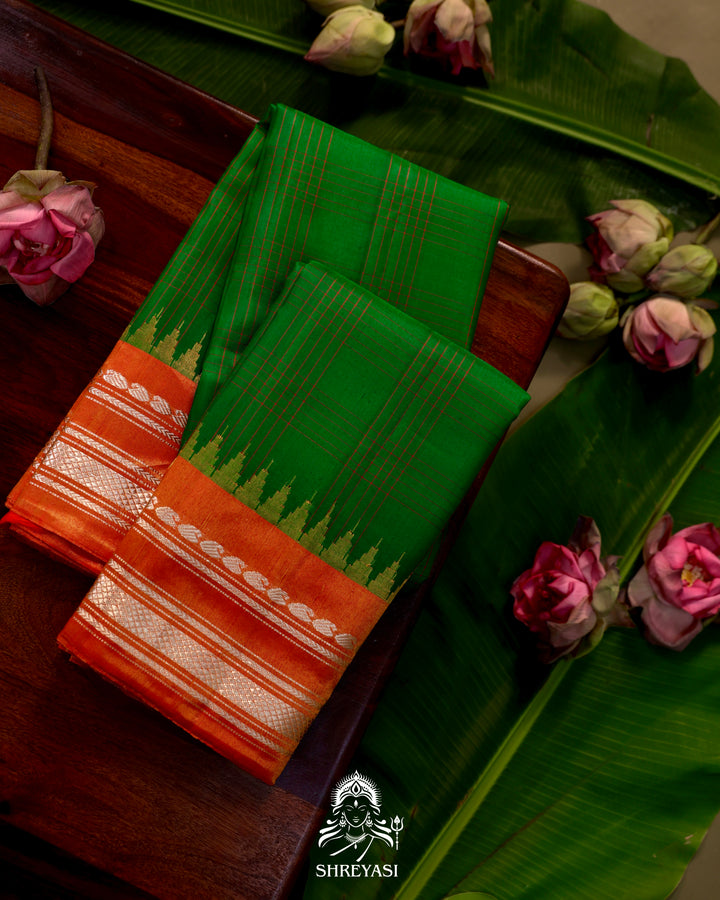Gadwal Silk Saree with Tissue Border in Kuttu Korvai Weaving