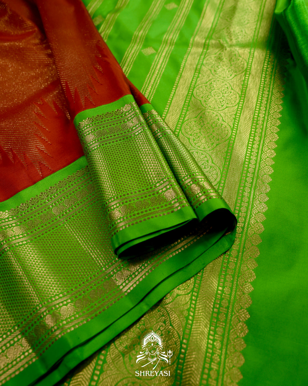 Handloom Pure Kanjivaram Silk Saree with Ettu Kol Weaving and Kuttu Korvai Border in Real Double Zari