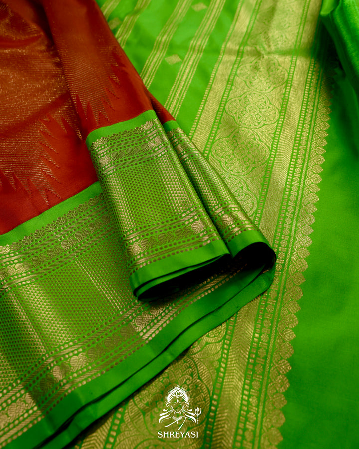 Handloom Pure Kanjivaram Silk Saree with Ettu Kol Weaving and Kuttu Korvai Border in Real Double Zari