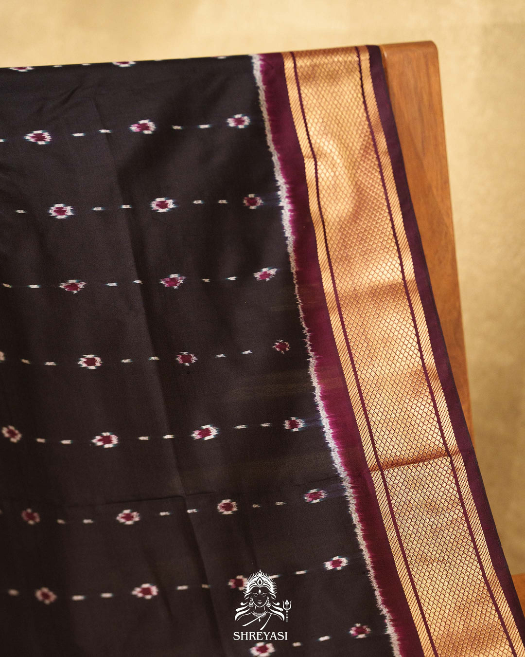Handloom Pure Pochampally Ikkat Silk Saree with Kanchi Border