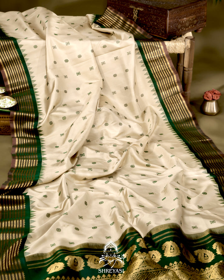 Gadwal Silk Saree with Kuttu Korvai Border and Contrast Bhuti Blouse