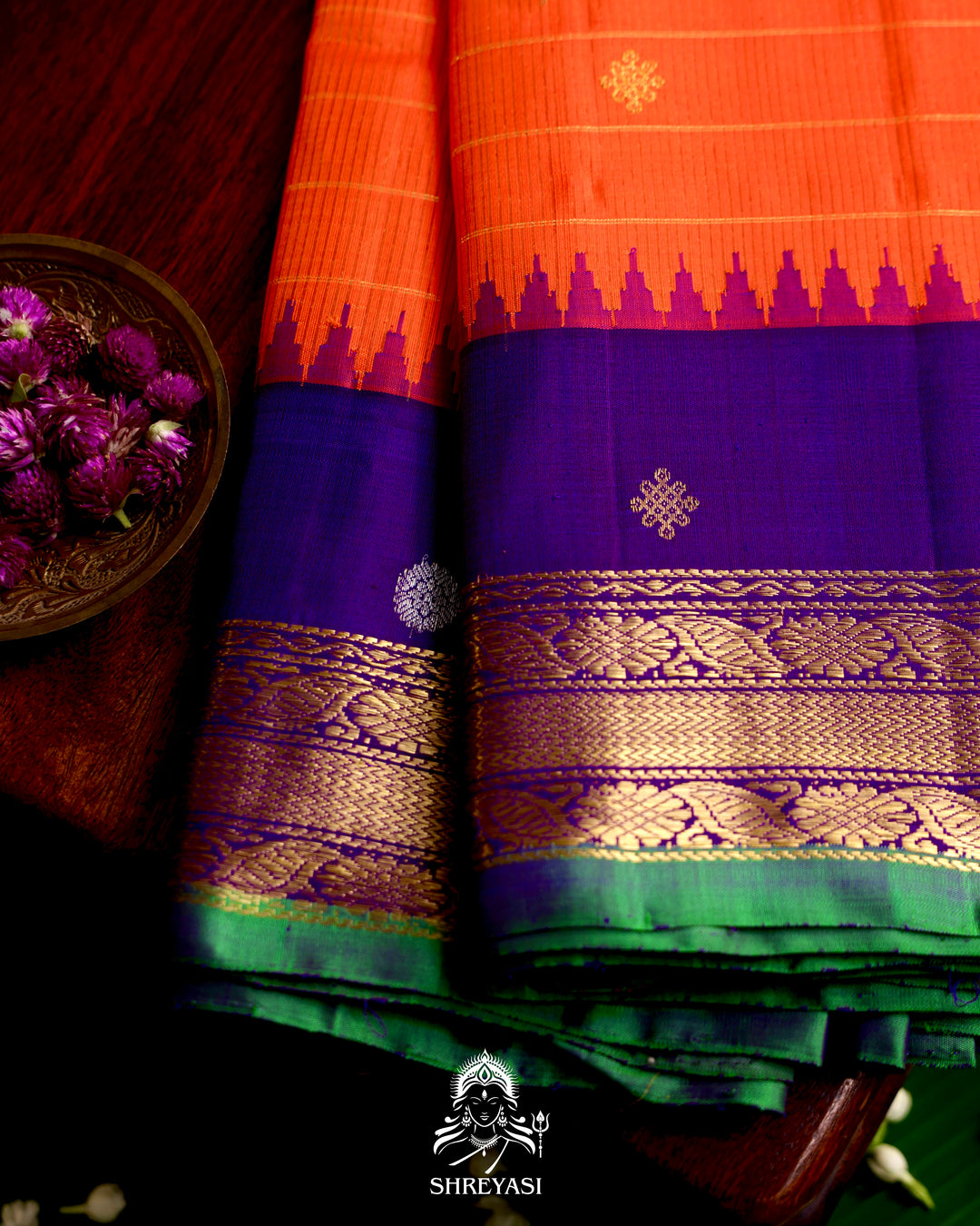 Handloom Pure Gadwal Silk Saree with Kuttu Korvai Border and Contrast Bhuti Blouse