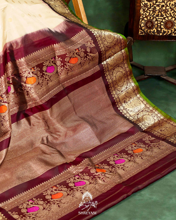 Handloom Pure Gadwal Silk Saree with Kuttu Borders, Rich Zari Weaving & Full Bhuti Blouse