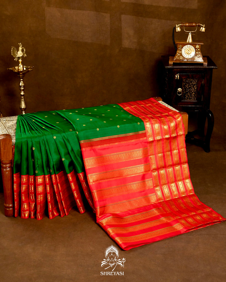 Handloom Pure Kanjivaram Silk Saree in Real Zari in Emerald Green with Kumkum Red Korvai Border