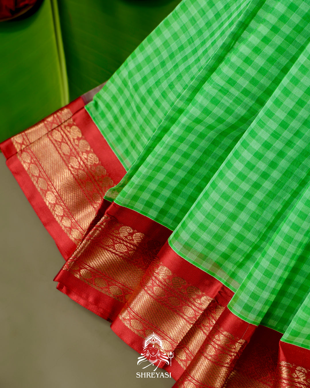 Handloom Pure Gadwal Cotton Saree with Contrast Silk Border and Zari Pallu