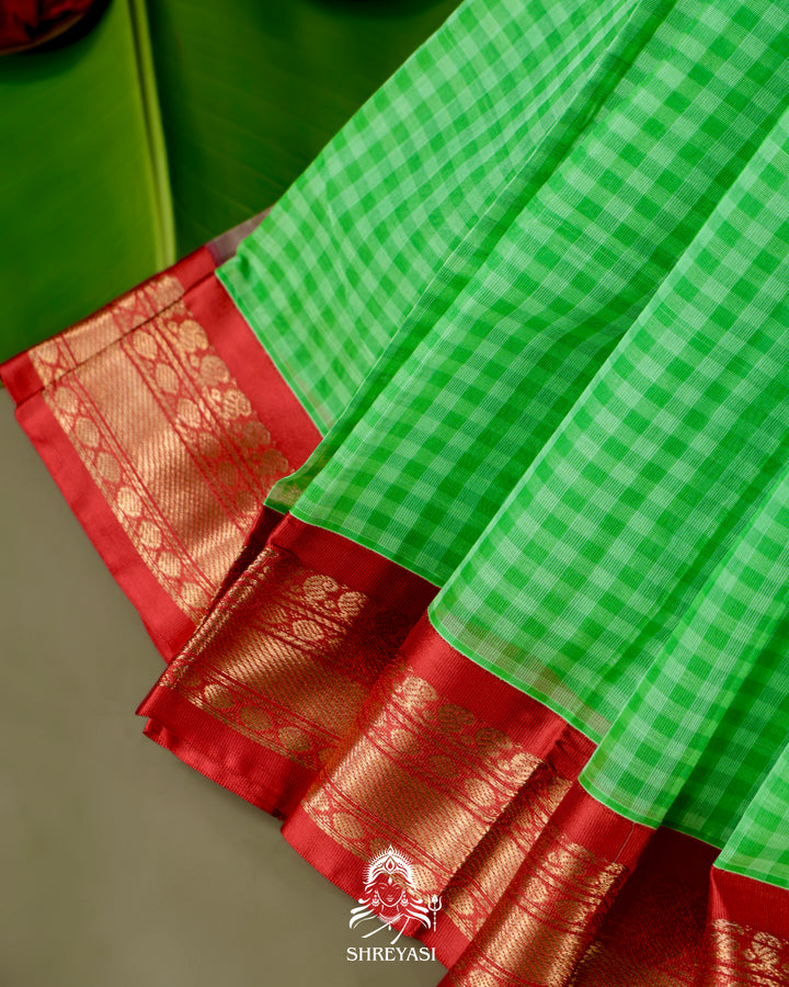 Handloom Pure Gadwal Cotton Saree with Contrast Silk Border and Zari Pallu