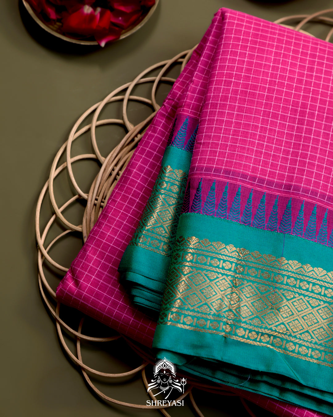 Handloom Pure Gadwal Cotton Saree with Contrast Silk Border and Zari Pallu
