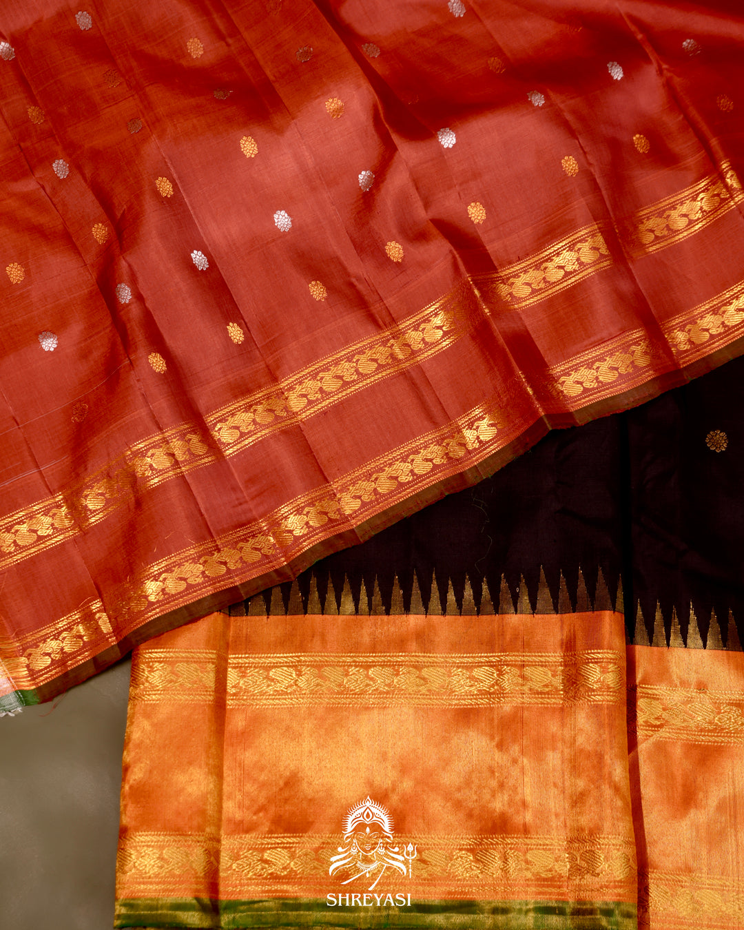 Tissue Gadwal Silk Saree with Kuttu Korvai Border and Contrast Silk Bhuti Blouse