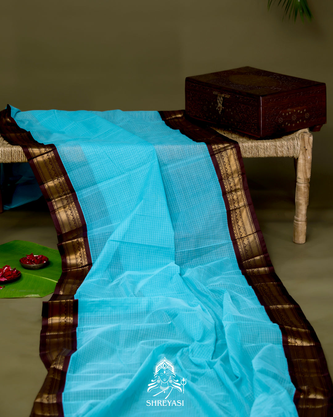 Handloom Pure Gadwal Cotton Saree with Contrast Silk Border and Zari Pallu