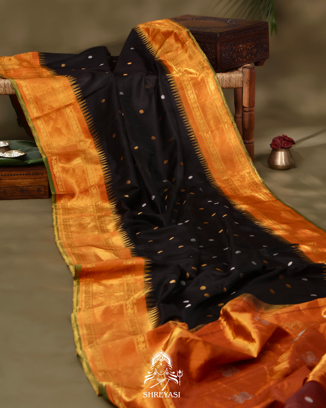 Tissue Gadwal Silk Saree with Kuttu Korvai Border and Contrast Silk Bhuti Blouse