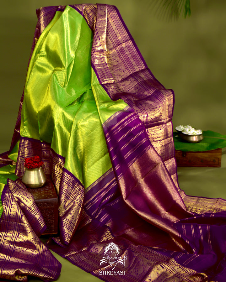 Kanjivaram Silk Saree With Real Zari in Vairoosi Weaving