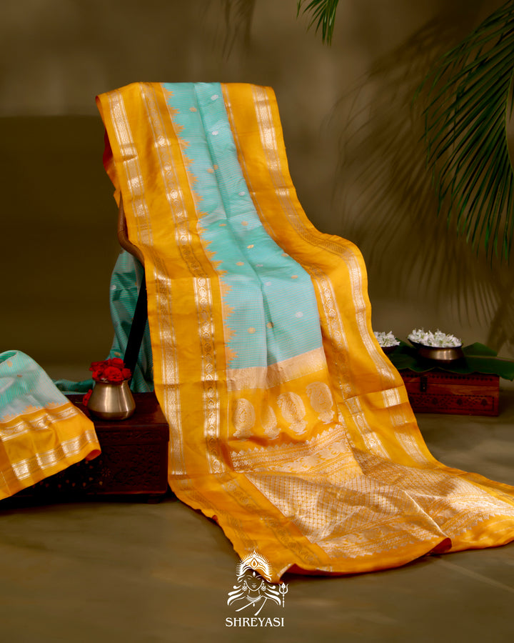 Gadwal Silk Saree with Kuttu Border