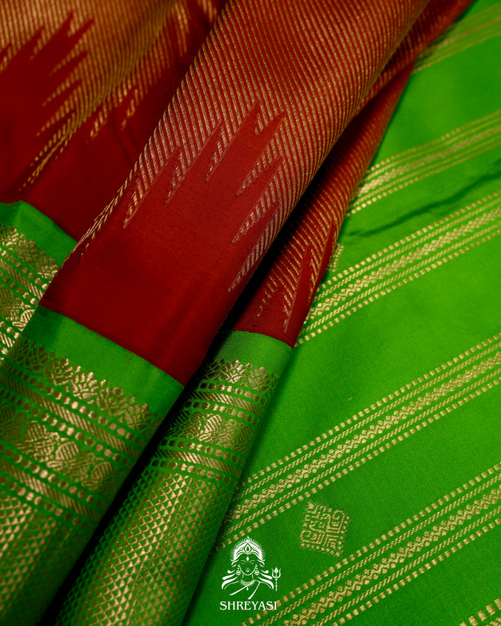 Handloom Pure Kanjivaram Silk Saree with Ettu Kol Weaving and Kuttu Korvai Border in Real Double Zari