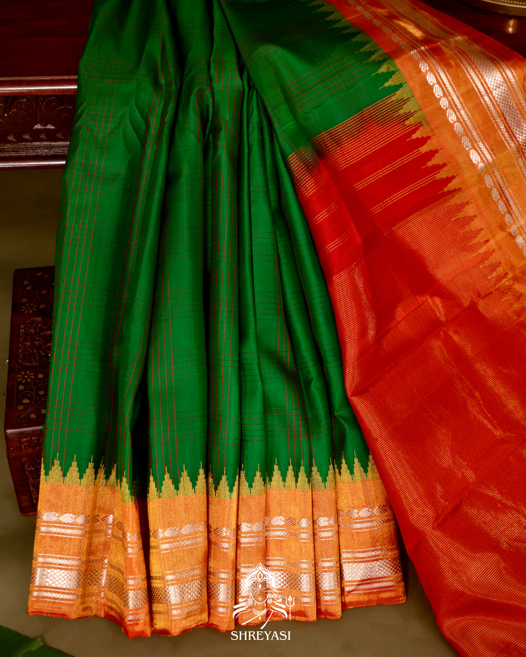 Gadwal Silk Saree with Tissue Border in Kuttu Korvai Weaving
