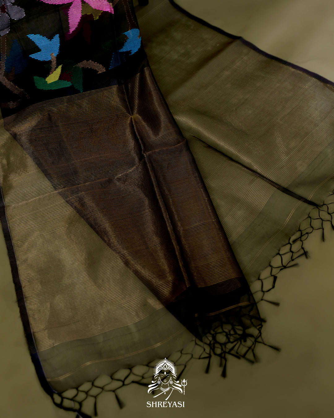 Handloom Pure Muslin Jamdani Saree in Full Jaal Needle Weaving