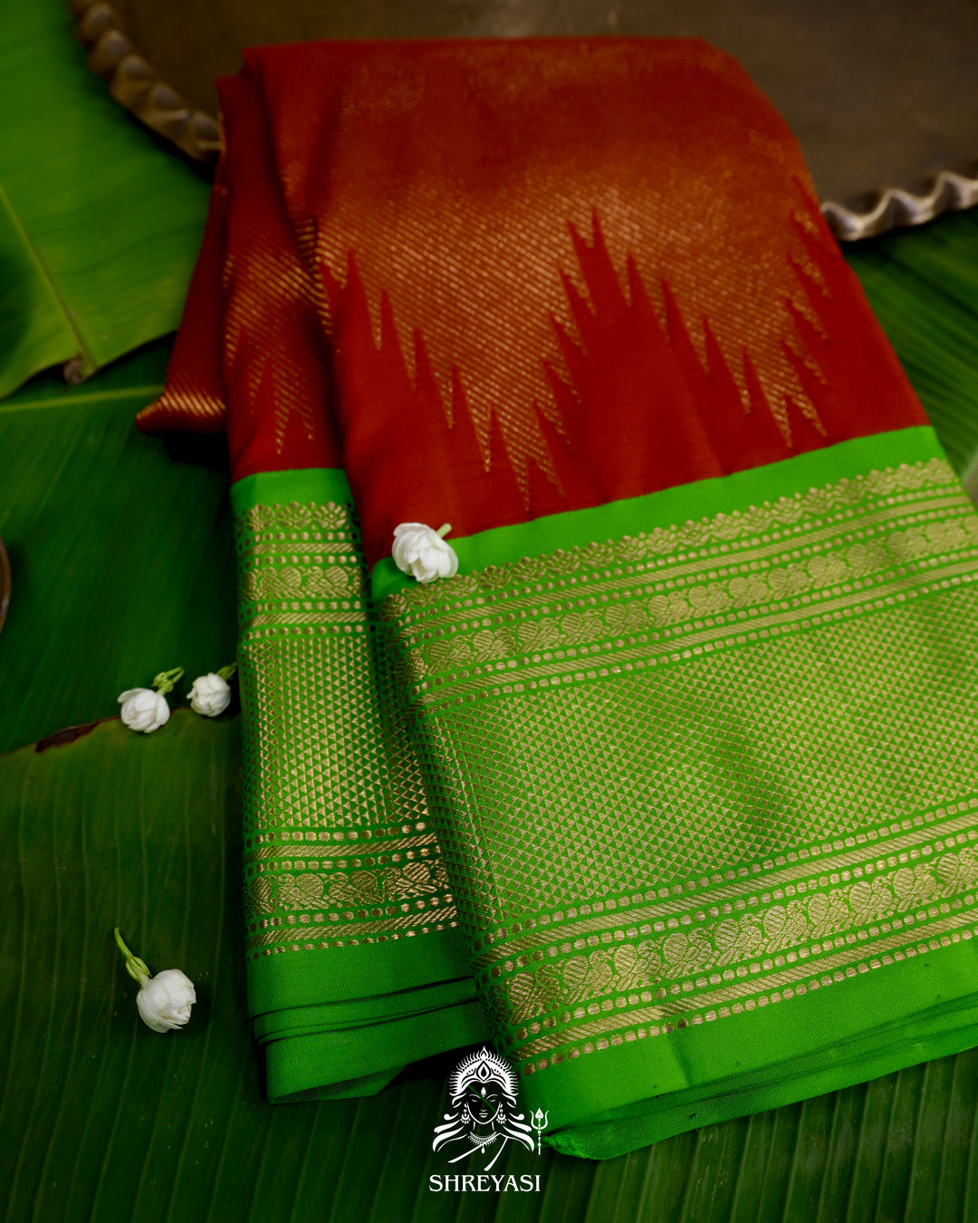 Handloom Pure Kanjivaram Silk Saree with Ettu Kol Weaving and Kuttu Korvai Border in Real Double Zari