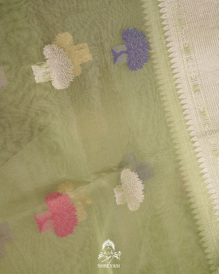 Handloom Pure Banarasi Ektara Kora Silk Saree with Meenakari Weaving & Embroidered Blouse