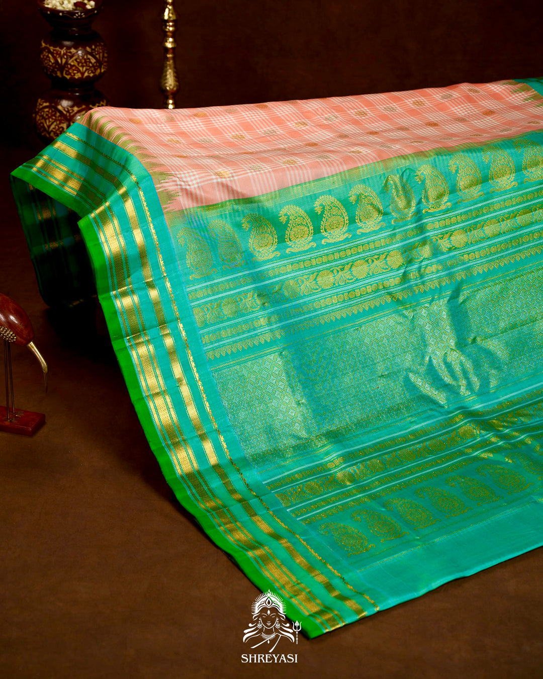 Premium Handloom Pure Gadwal Silk Saree with Kuttu Korvai Border