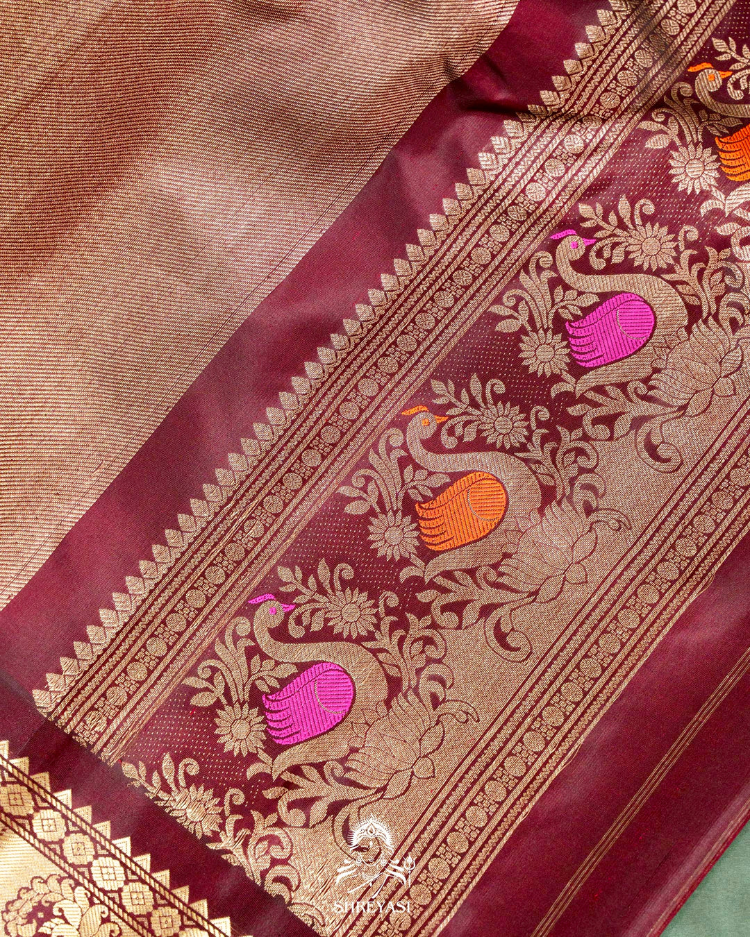 Handloom Pure Gadwal Silk Saree with Kuttu Borders, Rich Zari Weaving & Full Bhuti Blouse