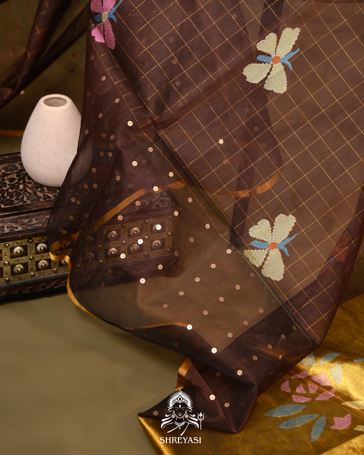 Muslin Jamdani Saree with Needle Weaving and Paithani Tissue Pallu