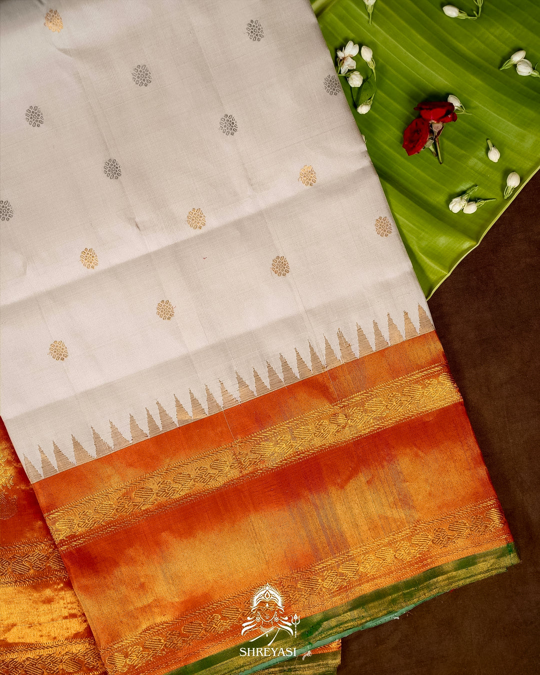 Handloom Pure Gadwal Silk Saree with Tissue Kuttu Border and full Bhuti Silk Blouse