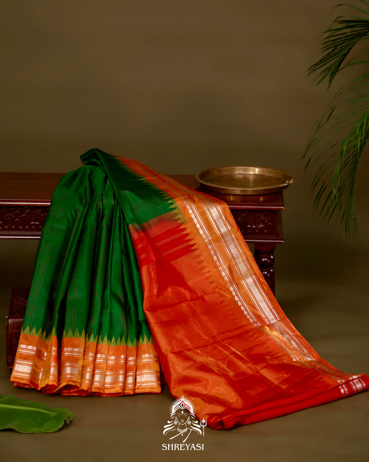 Gadwal Silk Saree with Tissue Border in Kuttu Korvai Weaving