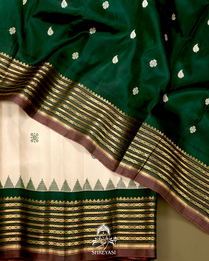 Gadwal Silk Saree with Kuttu Korvai Border and Contrast Bhuti Blouse