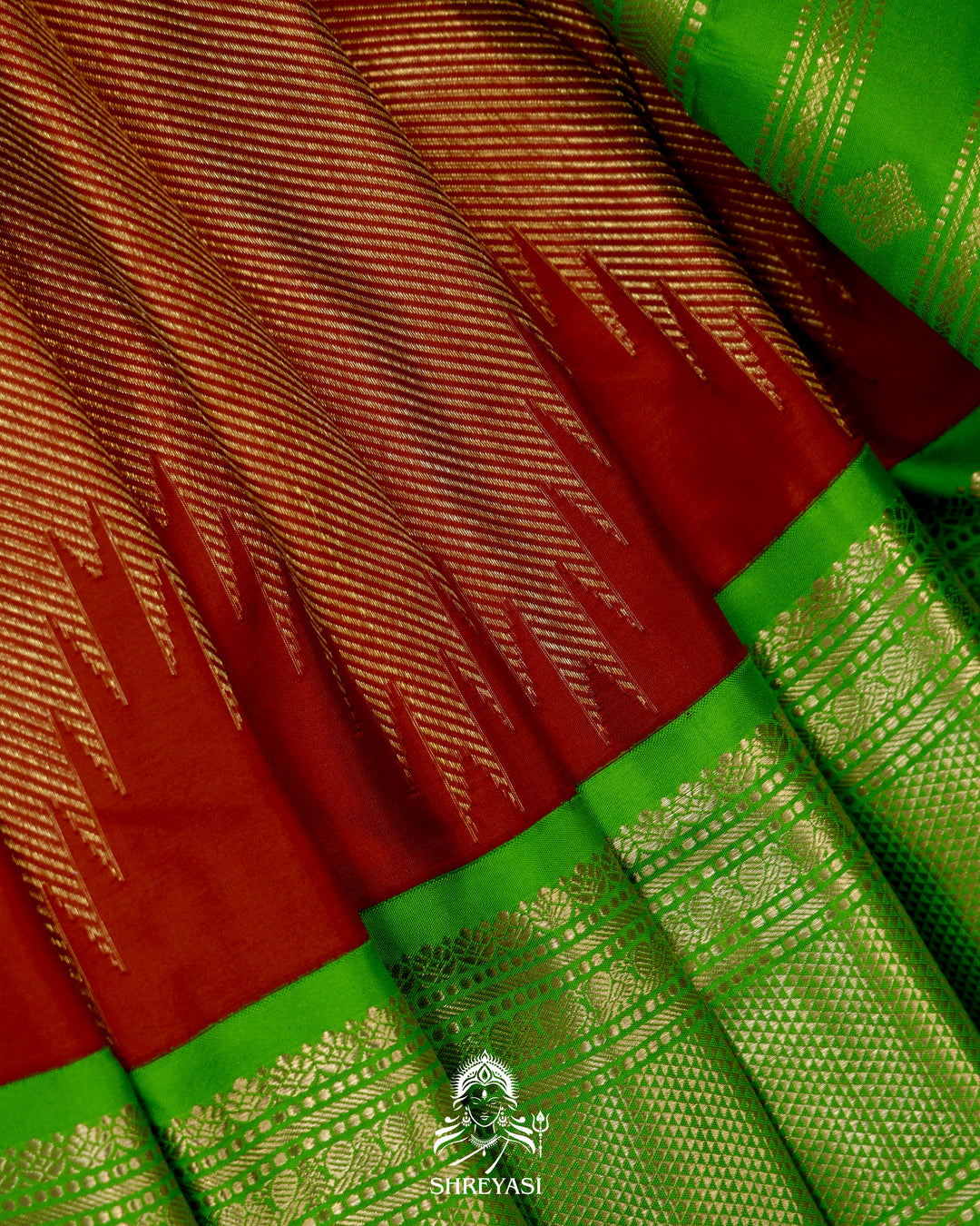 Handloom Pure Kanjivaram Silk Saree with Ettu Kol Weaving and Kuttu Korvai Border in Real Double Zari