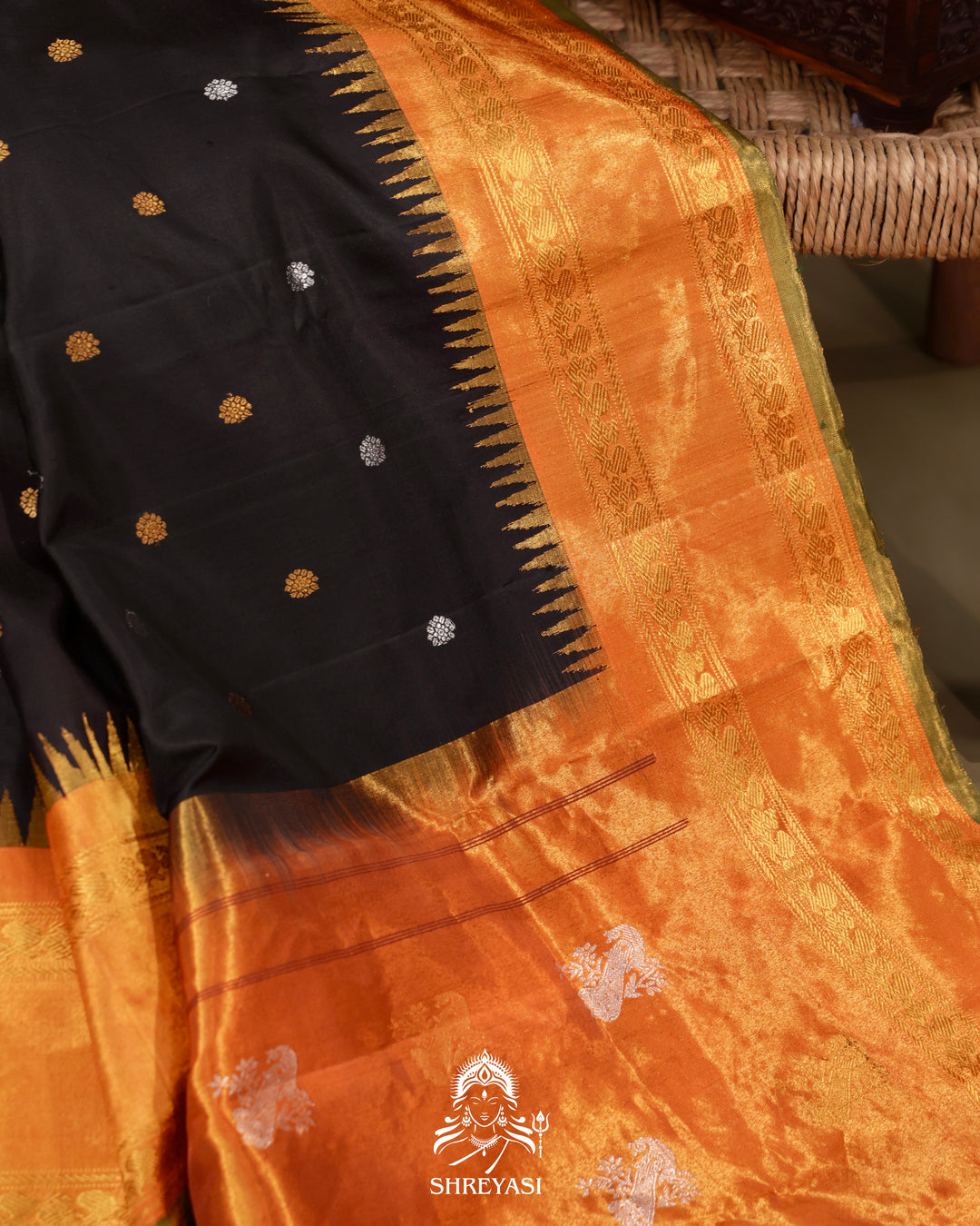 Tissue Gadwal Silk Saree with Kuttu Korvai Border and Contrast Silk Bhuti Blouse