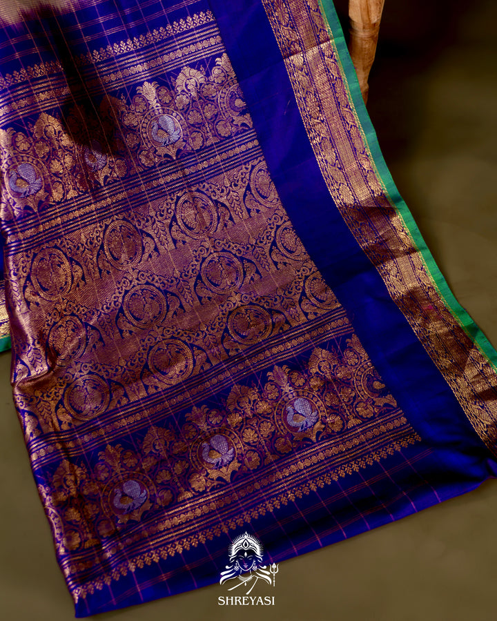 Handloom Pure Gadwal Silk Saree with Kuttu Korvai Border and Contrast Bhuti Blouse