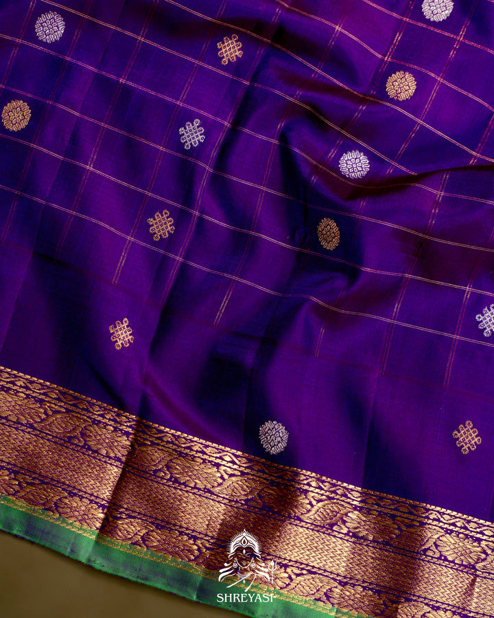 Handloom Pure Gadwal Silk Saree with Kuttu Korvai Border and Contrast Bhuti Blouse