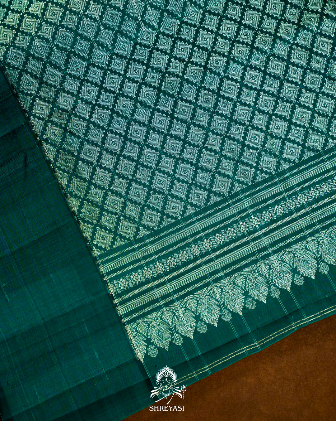 Handloom Pure Gadwal Silk Saree with Kuttu Korvai Border, Zari Checks & Traditional Motifs