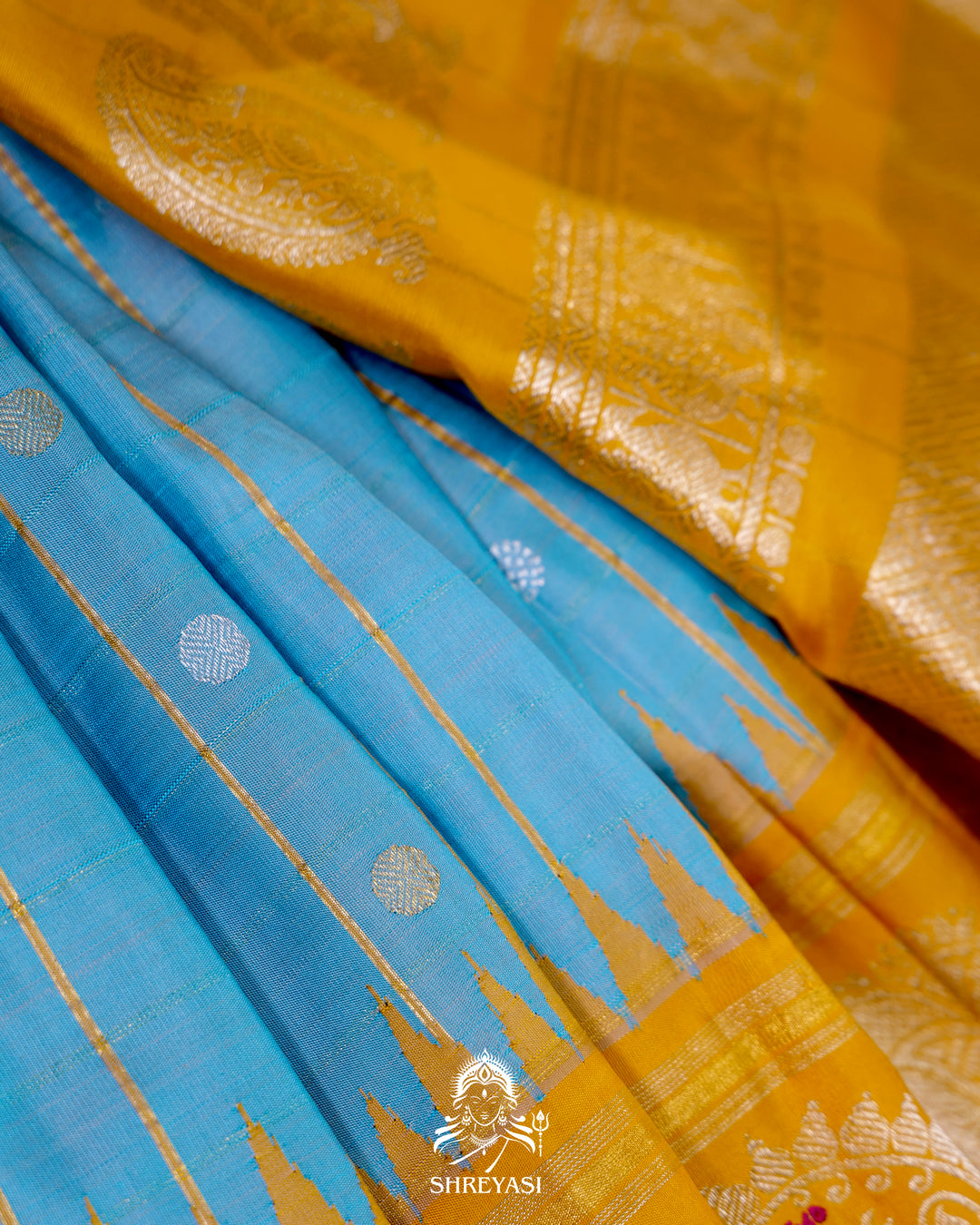 Handloom Pure Gadwal Silk Saree with Kuttu Korvai Border and Zari Peacock Motifs