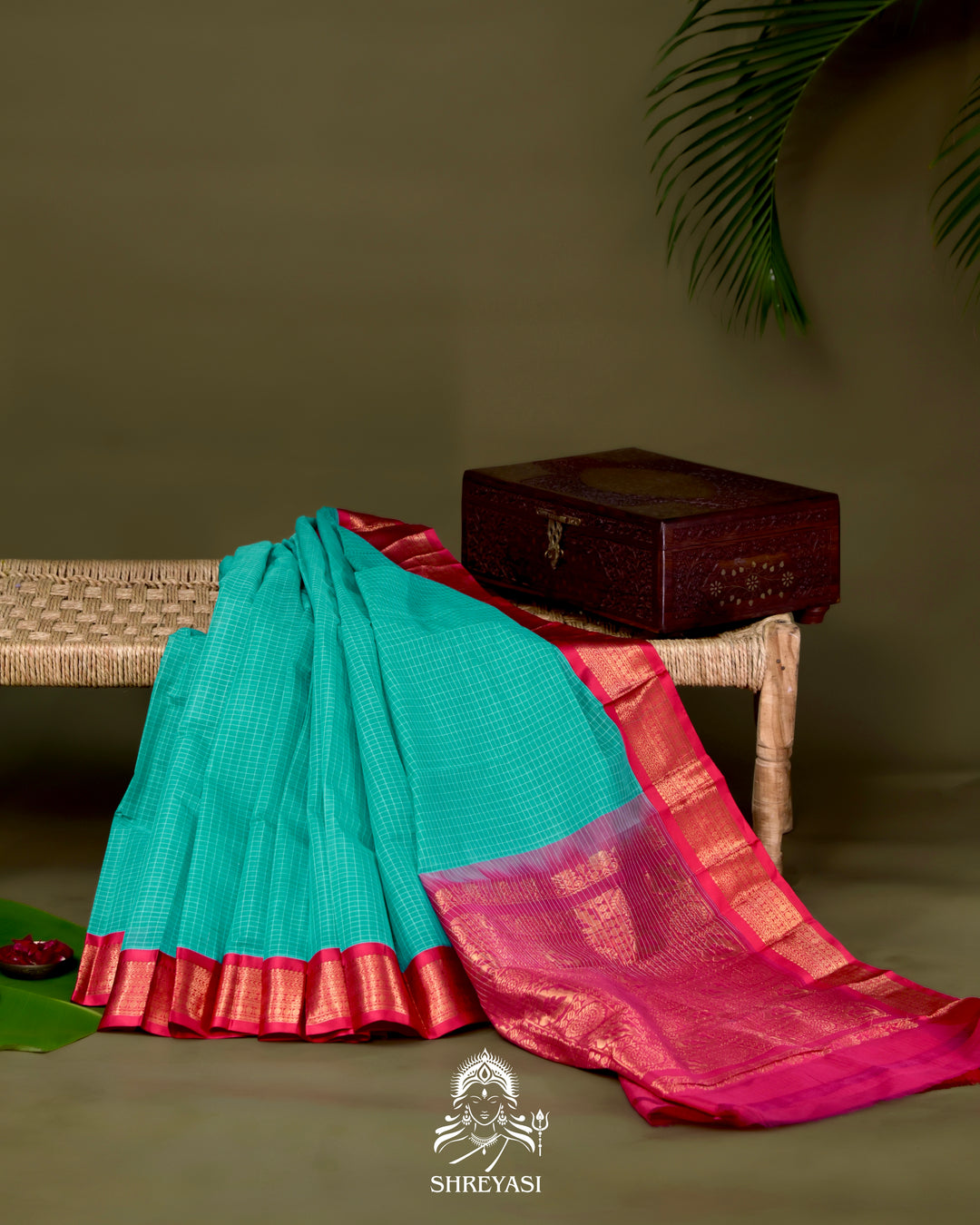Handloom Pure Gadwal Cotton Saree with Contrast Silk Border and Zari Pallu