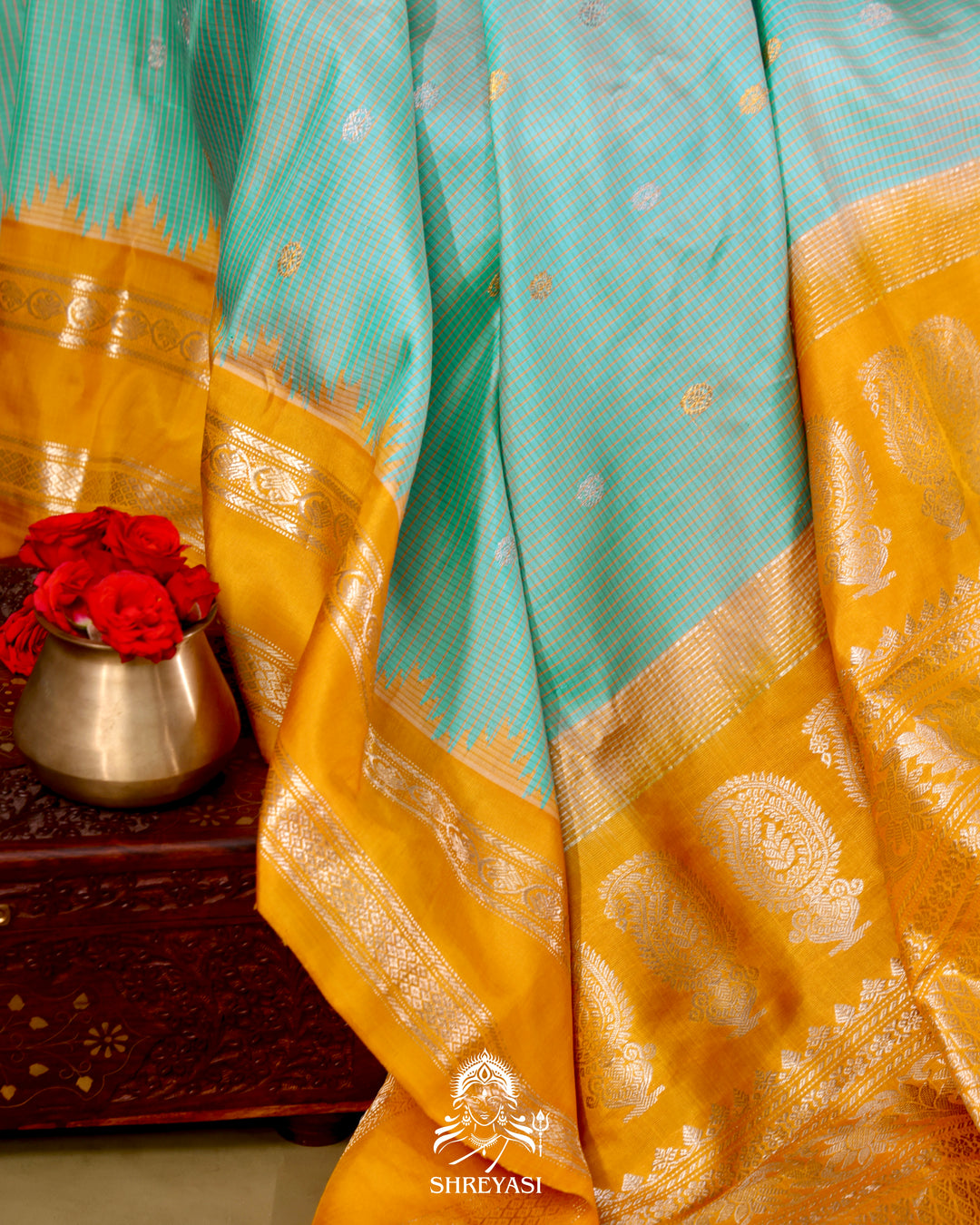 Gadwal Silk Saree with Kuttu Border