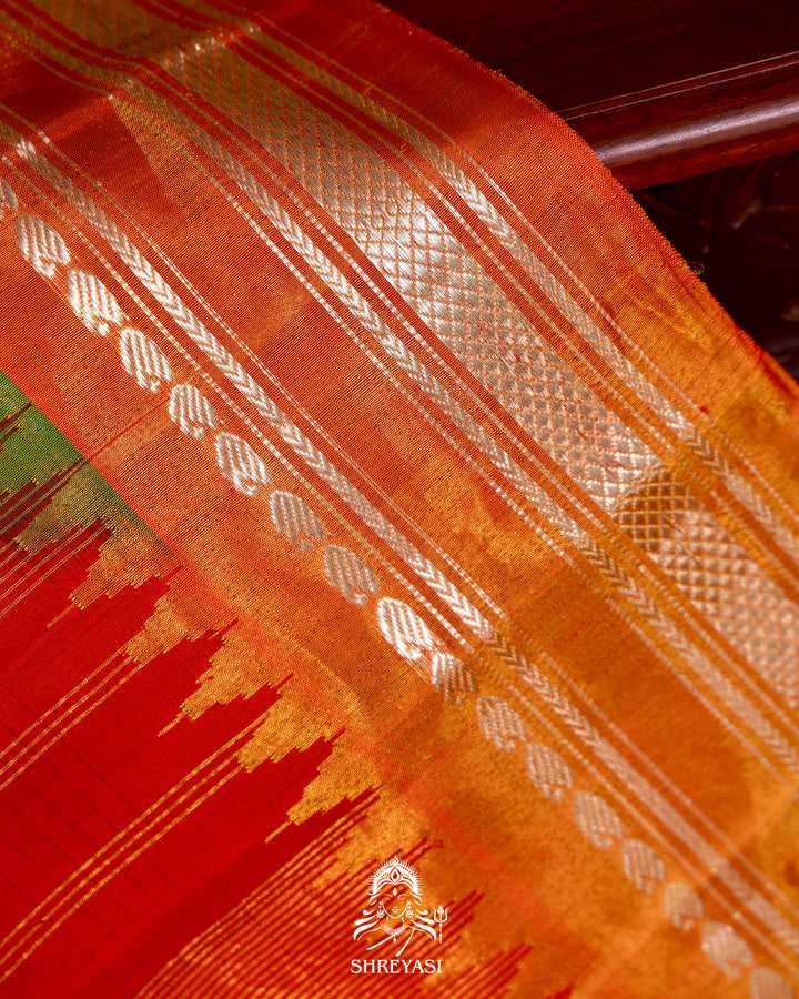 Gadwal Silk Saree with Tissue Border in Kuttu Korvai Weaving