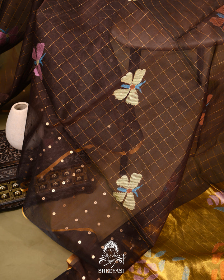 Muslin Jamdani Saree with Needle Weaving and Paithani Tissue Pallu