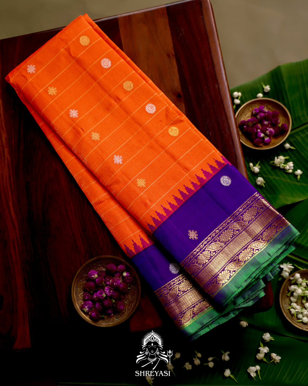 Handloom Pure Gadwal Silk Saree with Kuttu Korvai Border and Contrast Bhuti Blouse