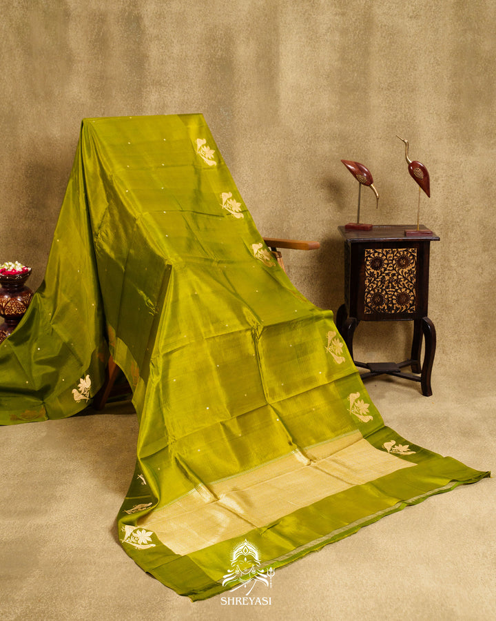 Pure Banarasi Soft Silk Saree with Mashru Border