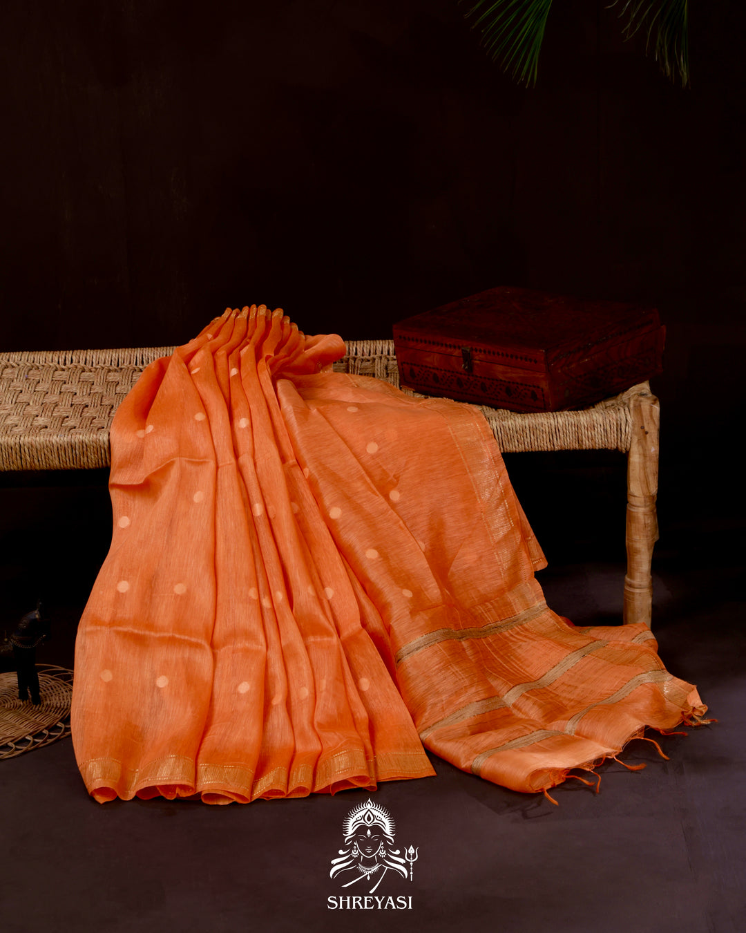 Handloom Pure Linen Saree with Zari Border