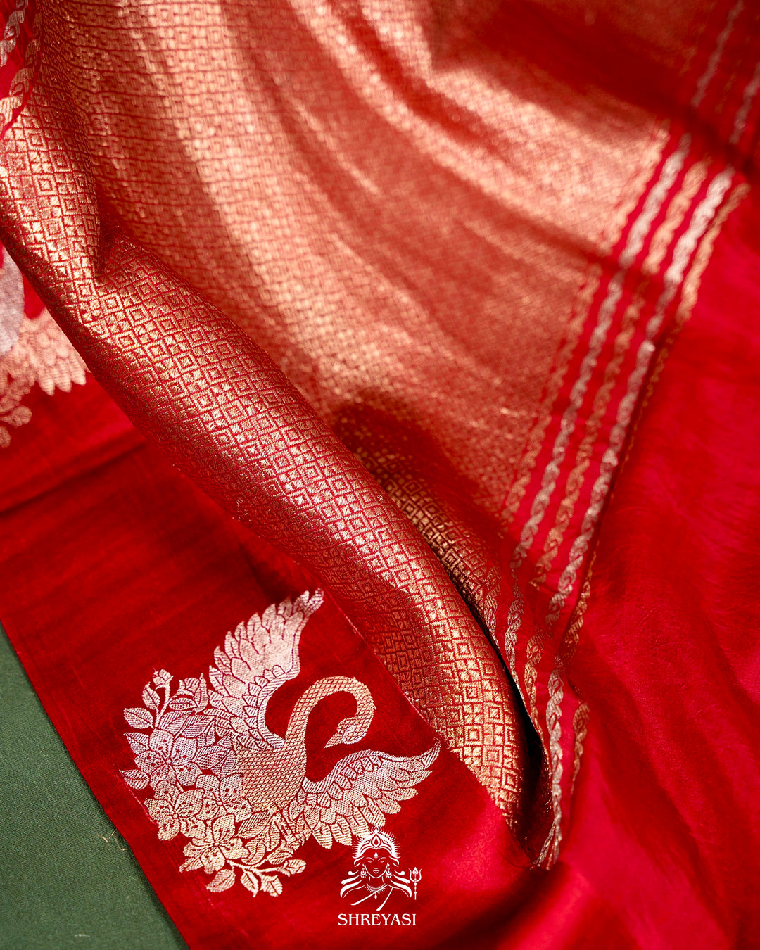 Handloom Pure Banarasi Silk Saree with Floral Print and Mashru Border